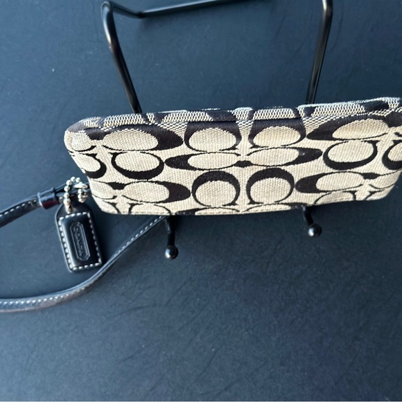 Coach wristlet black & gray with C logo pattern good used condition - Picture 8 of 9